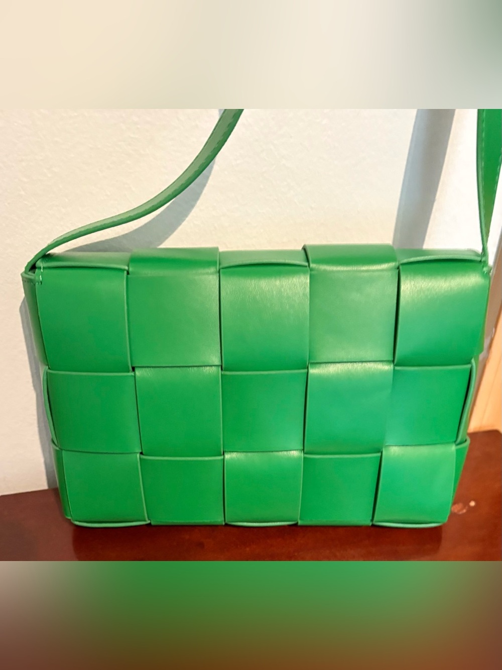 Green Woven Cassette Crossbody Bag Vegan New Condition - Picture 4 of 9